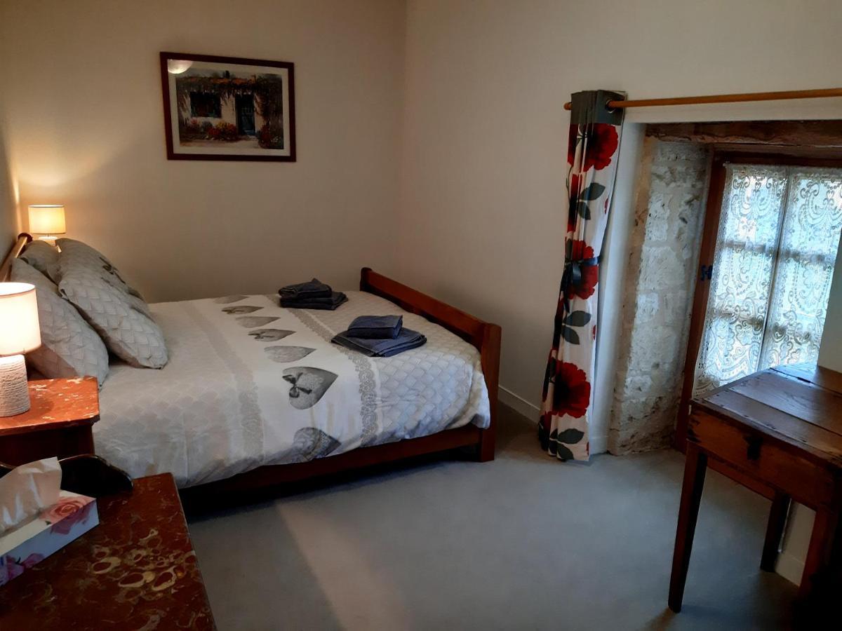 Wisteria Cottage Les Adjots Екстериор снимка