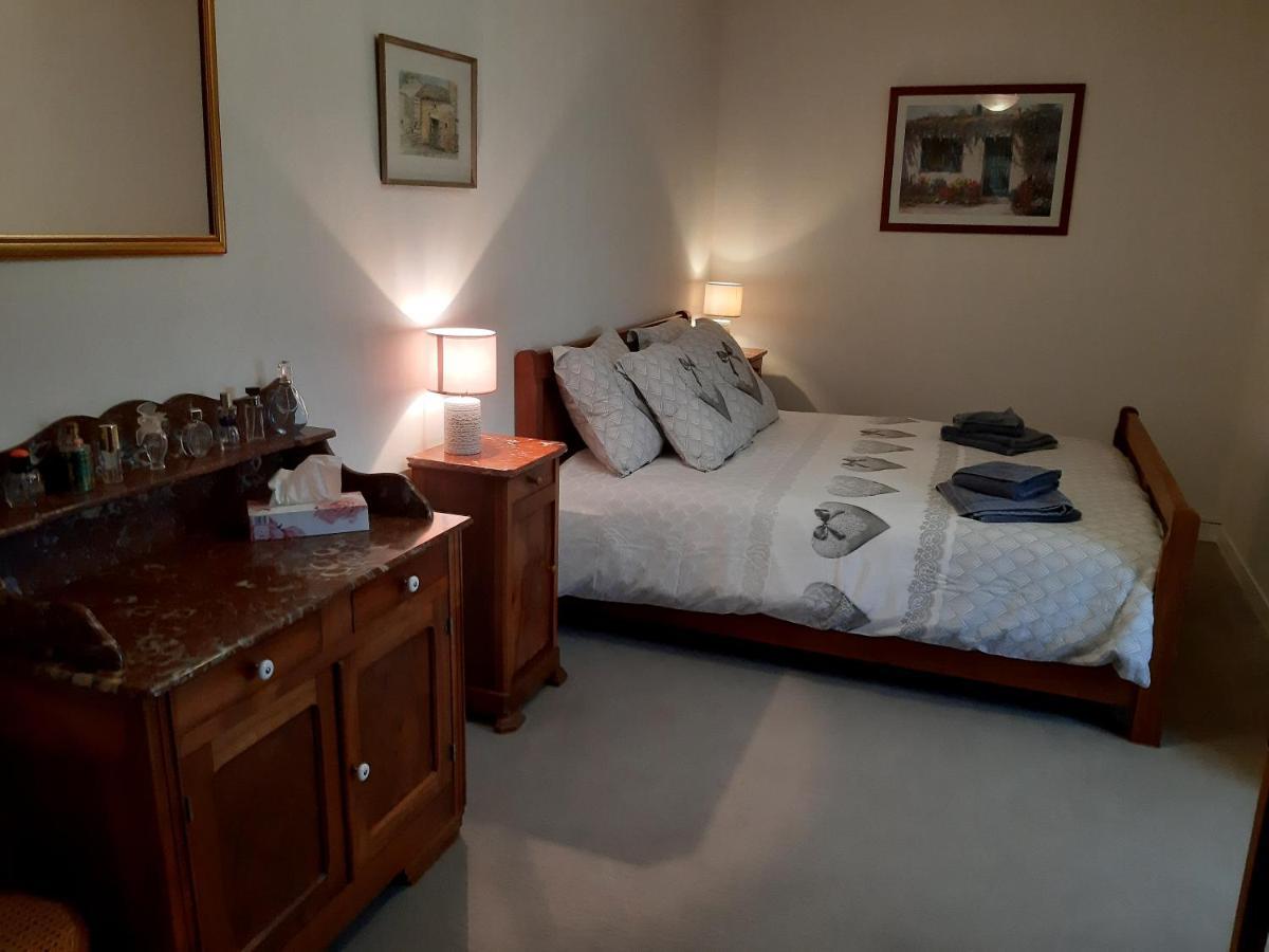 Wisteria Cottage Les Adjots Екстериор снимка